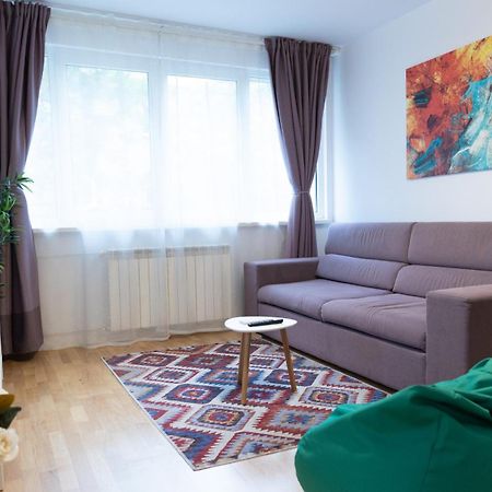 Old Town Central Oasis - Secured Parking Nearby - Self Check In - Metro Station At 1Min Бухарест Экстерьер фото