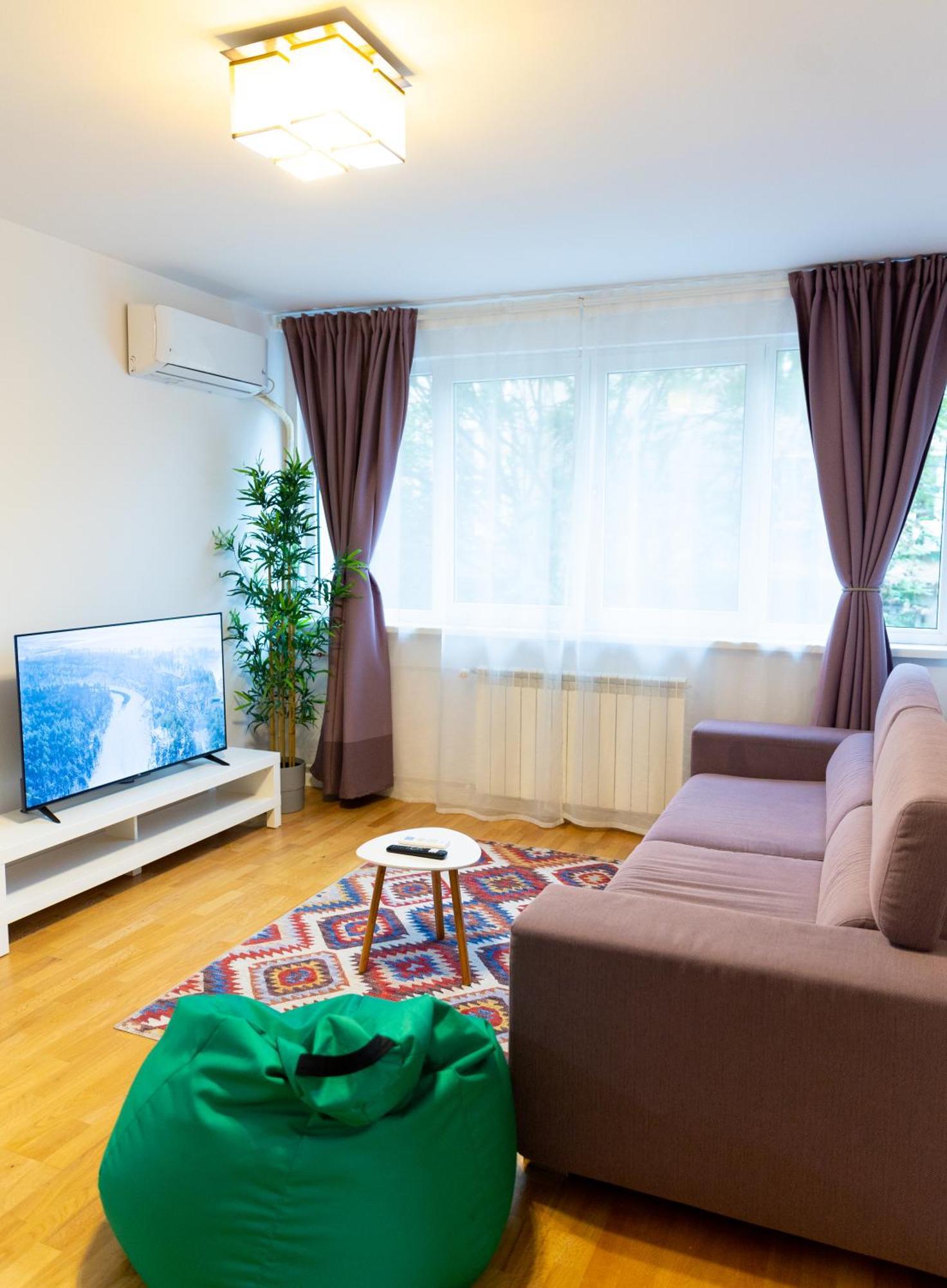 Old Town Central Oasis - Secured Parking Nearby - Self Check In - Metro Station At 1Min Бухарест Экстерьер фото